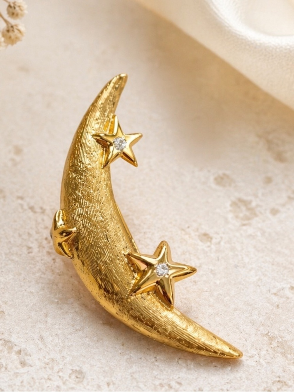 Vintage Gerry’s Signed Gold Tone Crescent Moon Stars Rhinestone Brooch Pin